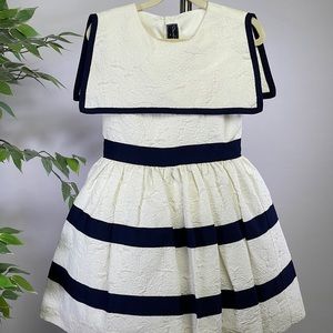 Oscar De La Renta - Size 8 - Navy and White